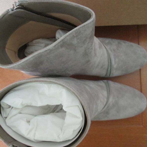 Christian Louboutin Veau Velours Birgitta 100 Zip Ankle Bootie, Size 38.5 - NWT - Picture 5 of 10